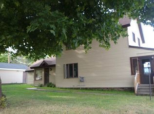 606 Calumet St, Lake Linden, MI 49945
