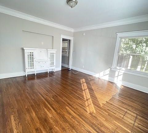 2nd image of 463 W 6th St #B