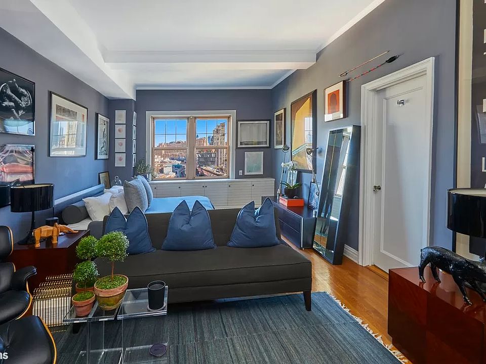 1st image of 2 Horatio St APT 17H