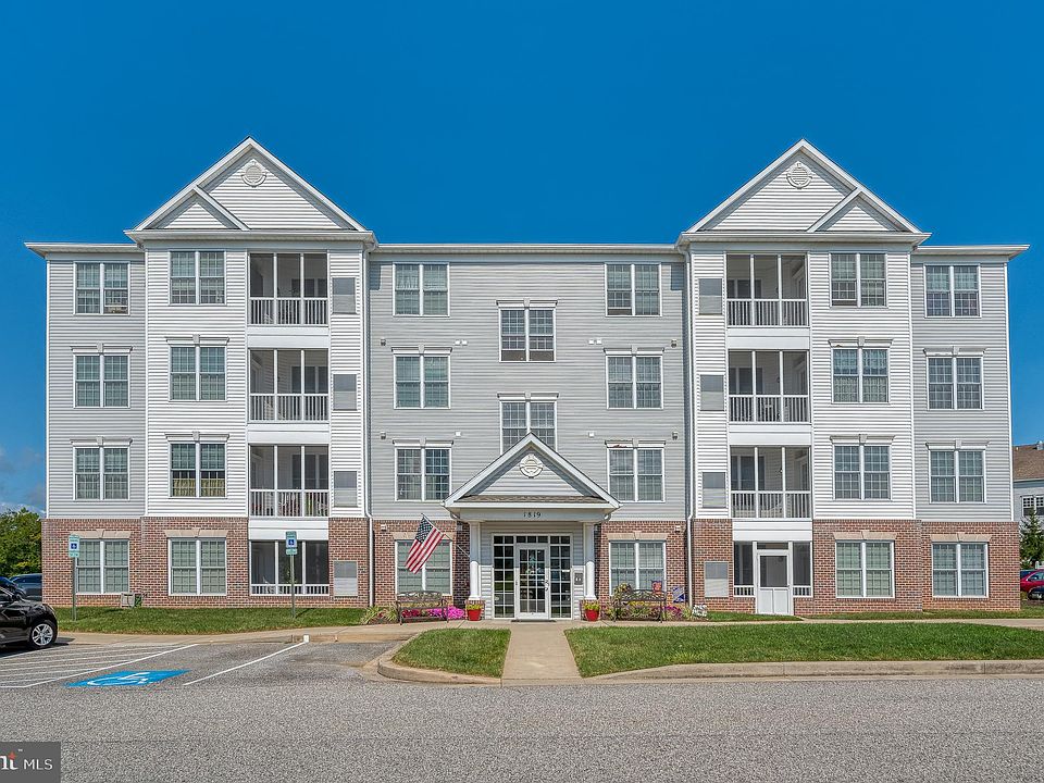 1st image of 1819 Selvin Dr Unit 204