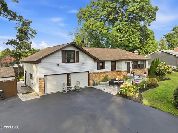 102 Greenleaf Drive, Latham, NY 12110