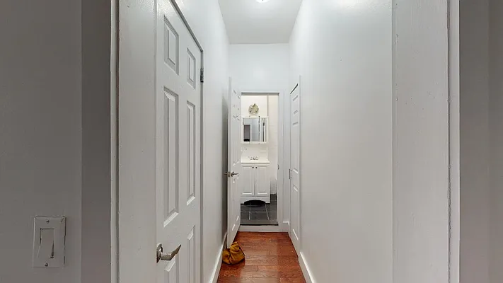 Rented by Bond New York | media 17