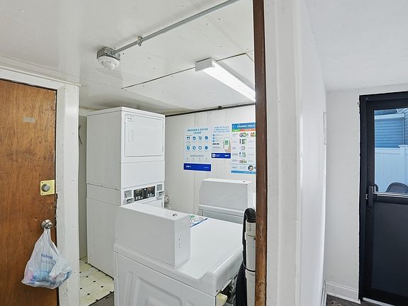 5th image of 99 Irving St