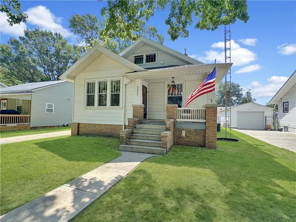 3213 Champaign Ave, Mattoon, IL 61938