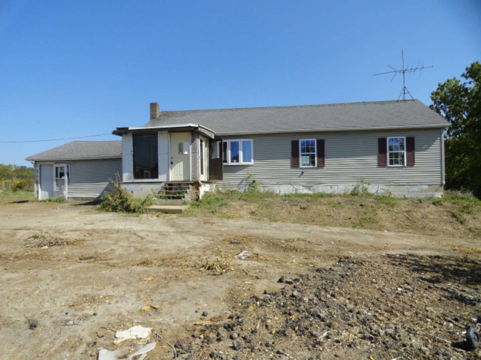 1st image of 1943 84th St