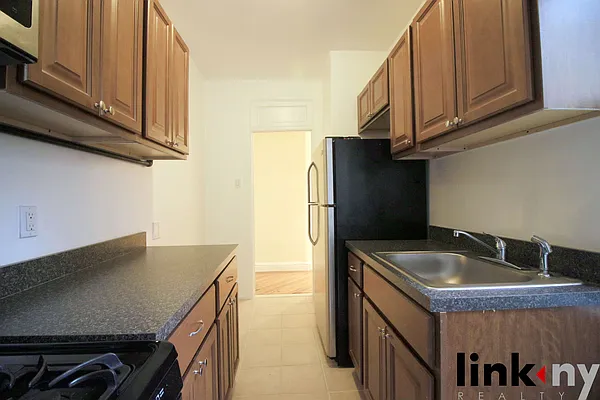 Rented by Link NY Realty | media 10