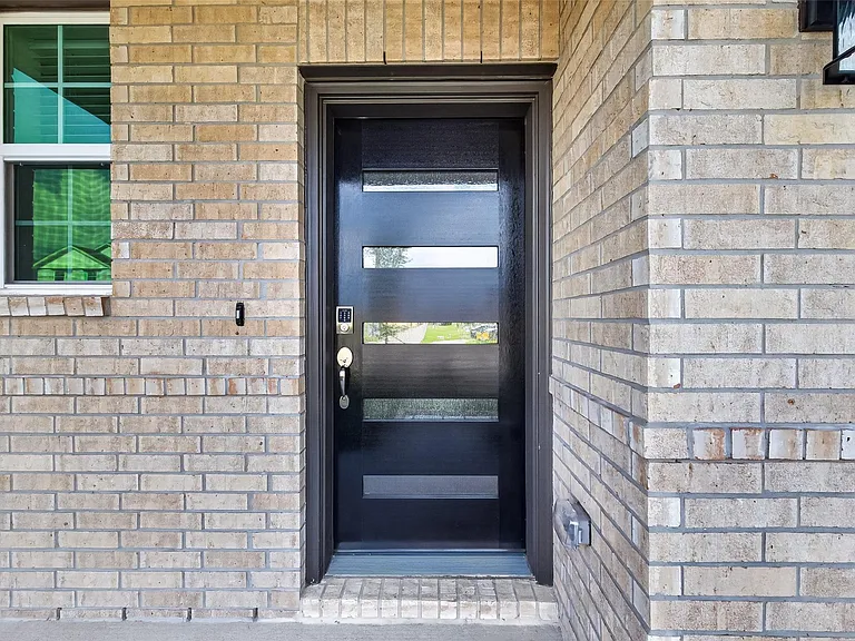186 Valiant Ridge Trl — Photo 2