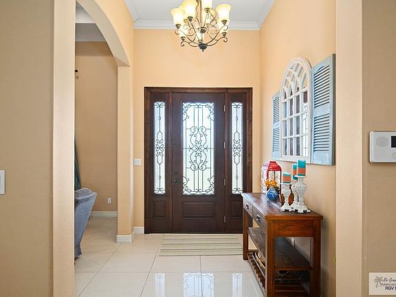 4th image of 917 Beddoes Rd