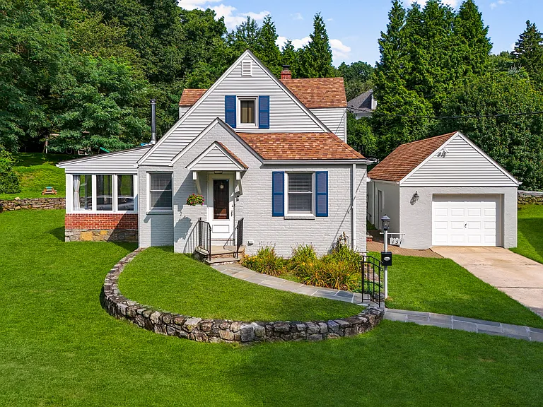 151 Seacord Rd — Photo 1