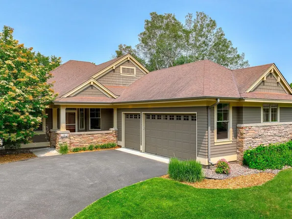 4 Marsh Rdg, North Oaks, MN 55127