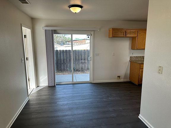 5th image of 110 E Lang St