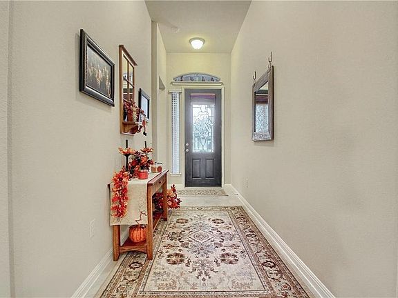 3rd image of 16409 Aventura Ave