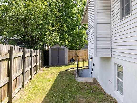 4th image of 202 Turnwood Ct