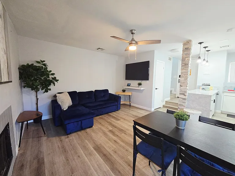 5045 Spencer St #B — Photo 4