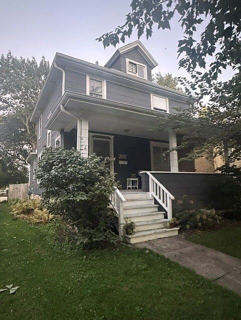 1st image of 207 Sophia St