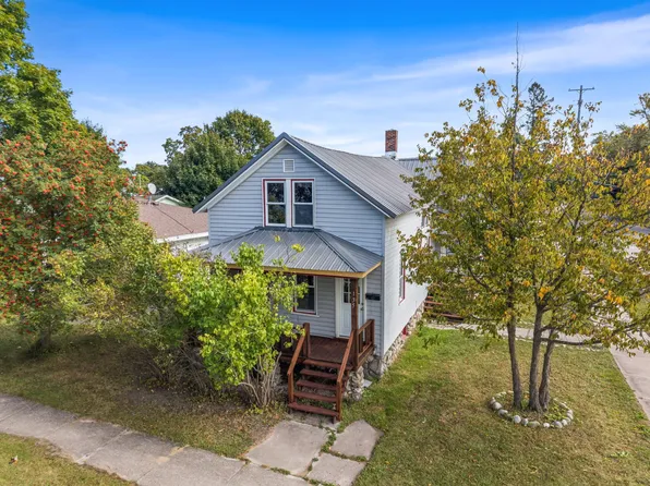 135 S D St, Cheboygan, MI 49721