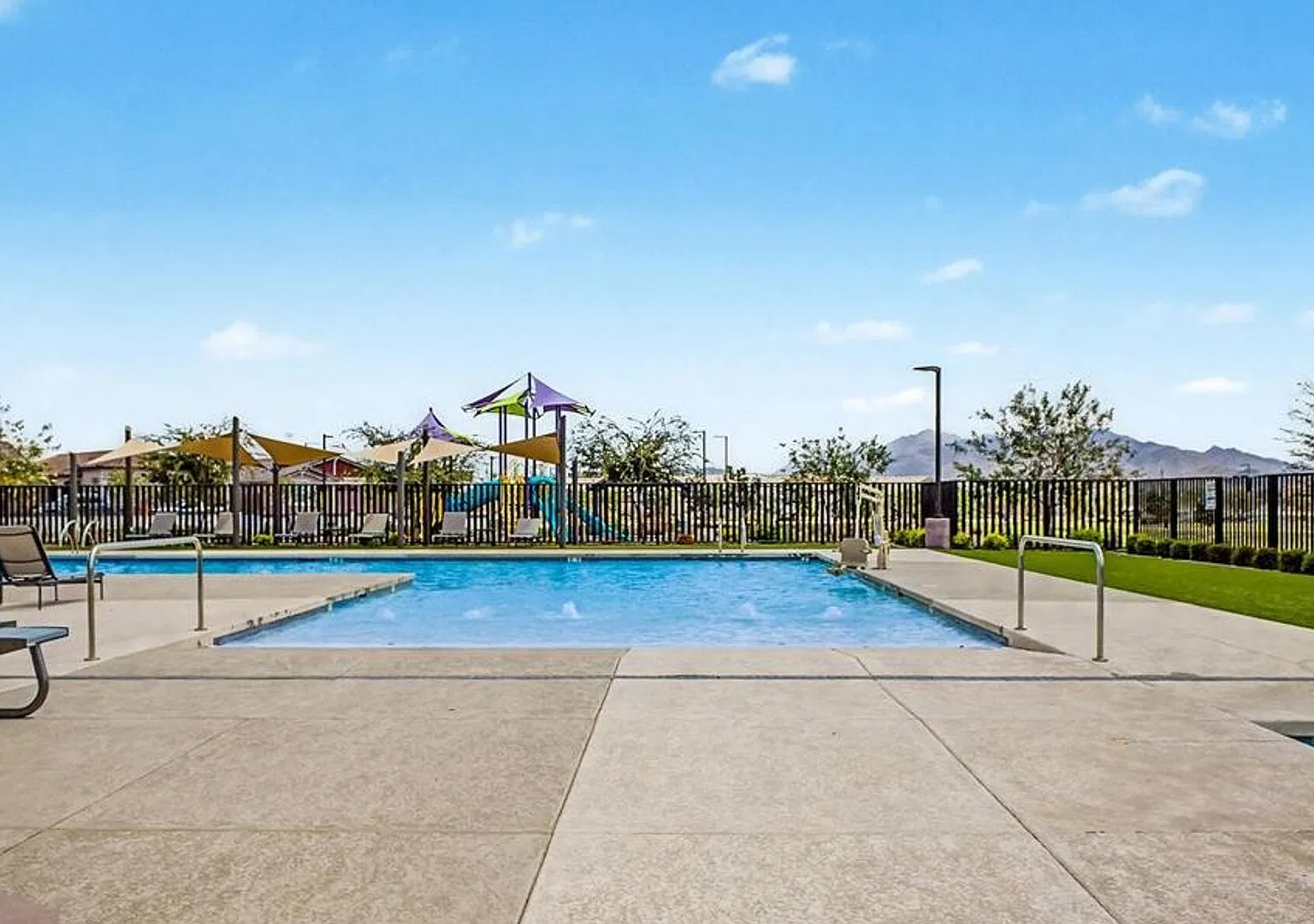 Modern 3/2 in Resort Style Community — Photo 4