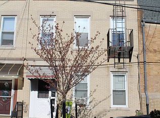 7215 69th St, Ridgewood, NY 11385