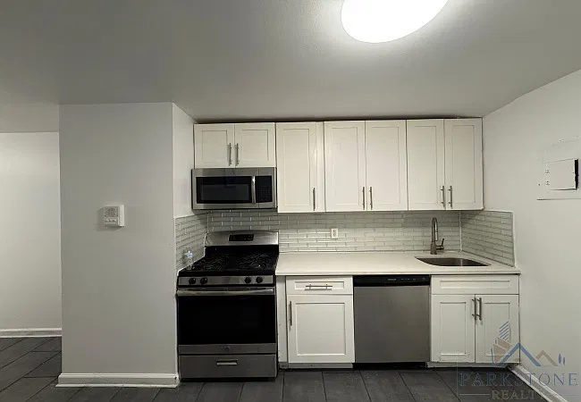 2 bed, 850 sqft, $1,895 — Photo 3