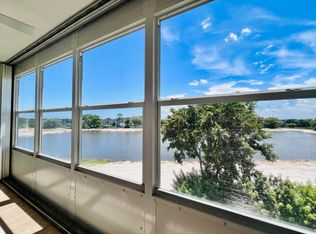 414 Greenbrier Cir, West Palm Beach, FL 33417