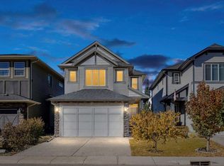 195 E Hillcrest Cir SW, Airdrie, AB T4B0Y6