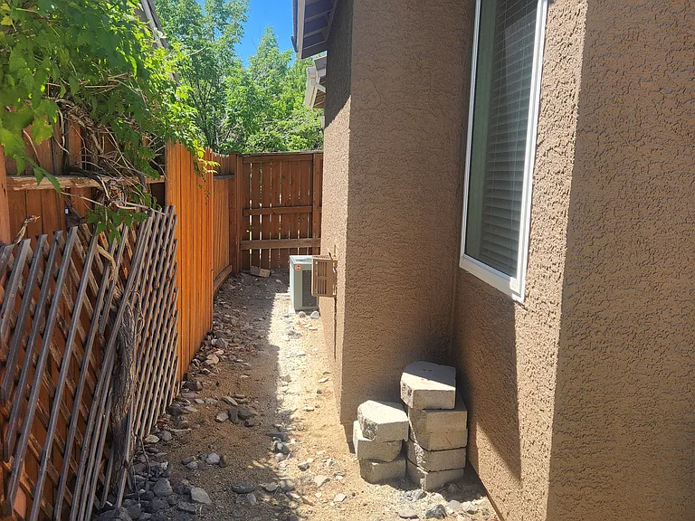 9520 Happy Canyon Dr — Photo 30