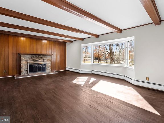 5th image of 7 Cedarwood Dr