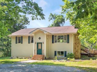 8993 Poindexter Rd, Louisa, VA 23093