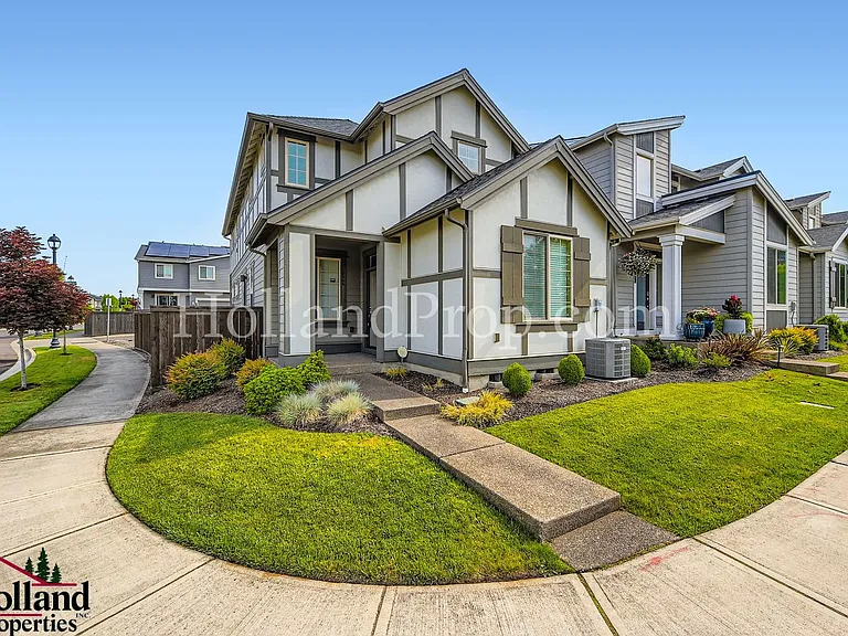 5205 SE Davis Rd — Photo 1