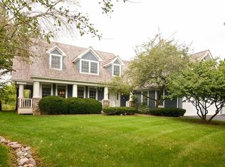 6327 Valley View Ln, Long Grove, IL 60047