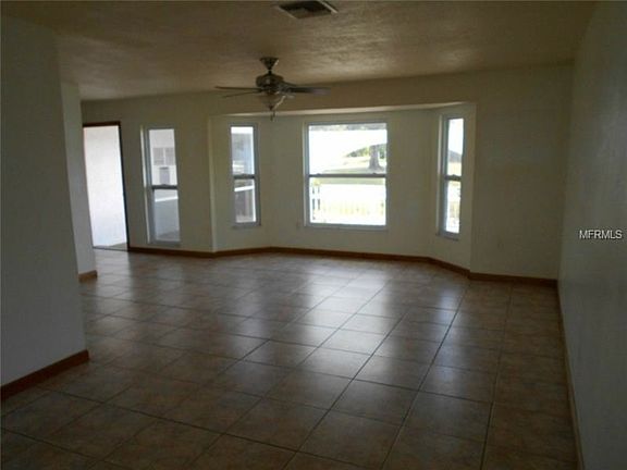 4th image of 2399 Briarwood St