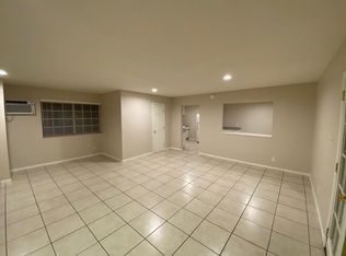 19100 Stagg St, Reseda, CA 91335