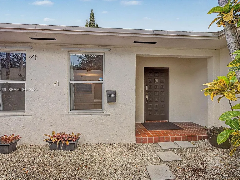 11860 SW 81st Rd — Photo 2