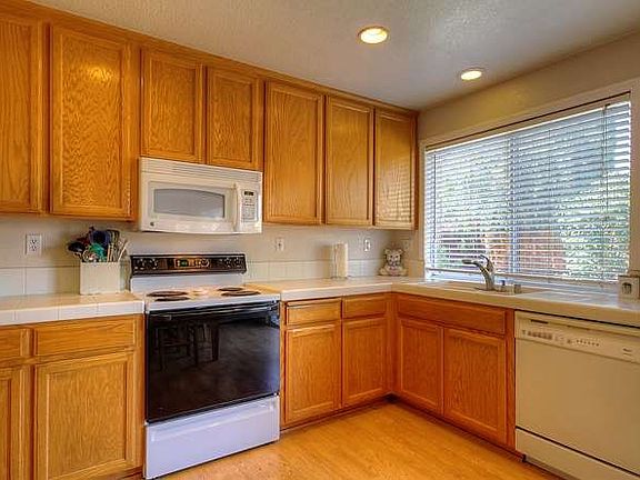 5th image of 1373 Whittingham Dr