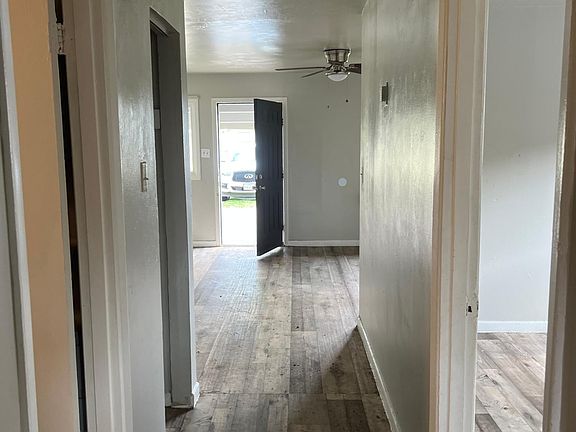 5th image of 2105 35th St Unit A