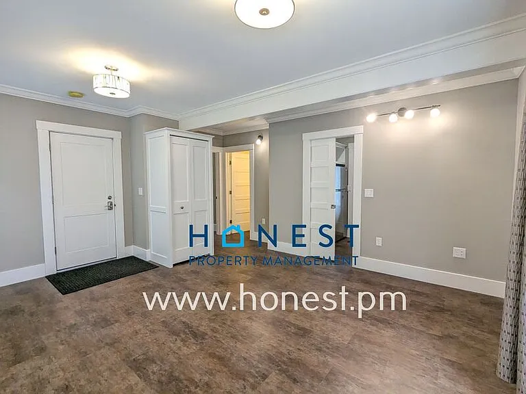 18 Warren St #3 — Photo 7