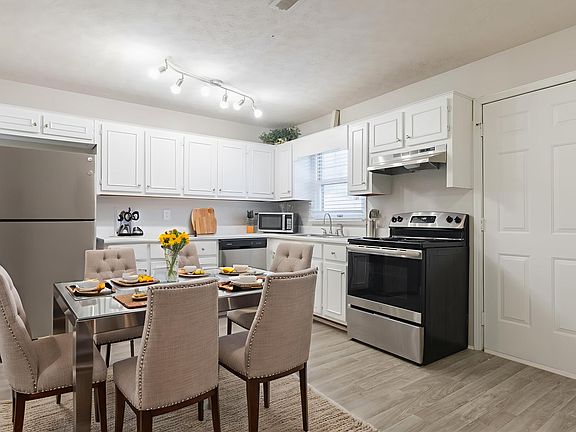 4th image of 48 Chateau Dr SE #D-12