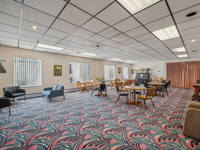 Park Glenview Apartments- Boutique Senior Living — Photo 8