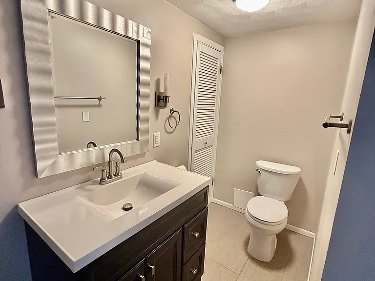 1030 Mound St — Photo 15
