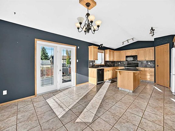 5th image of 26 E Firdale Close
