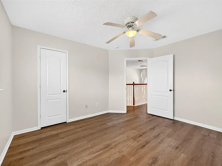 19246 Hopeview Ct — Photo 33