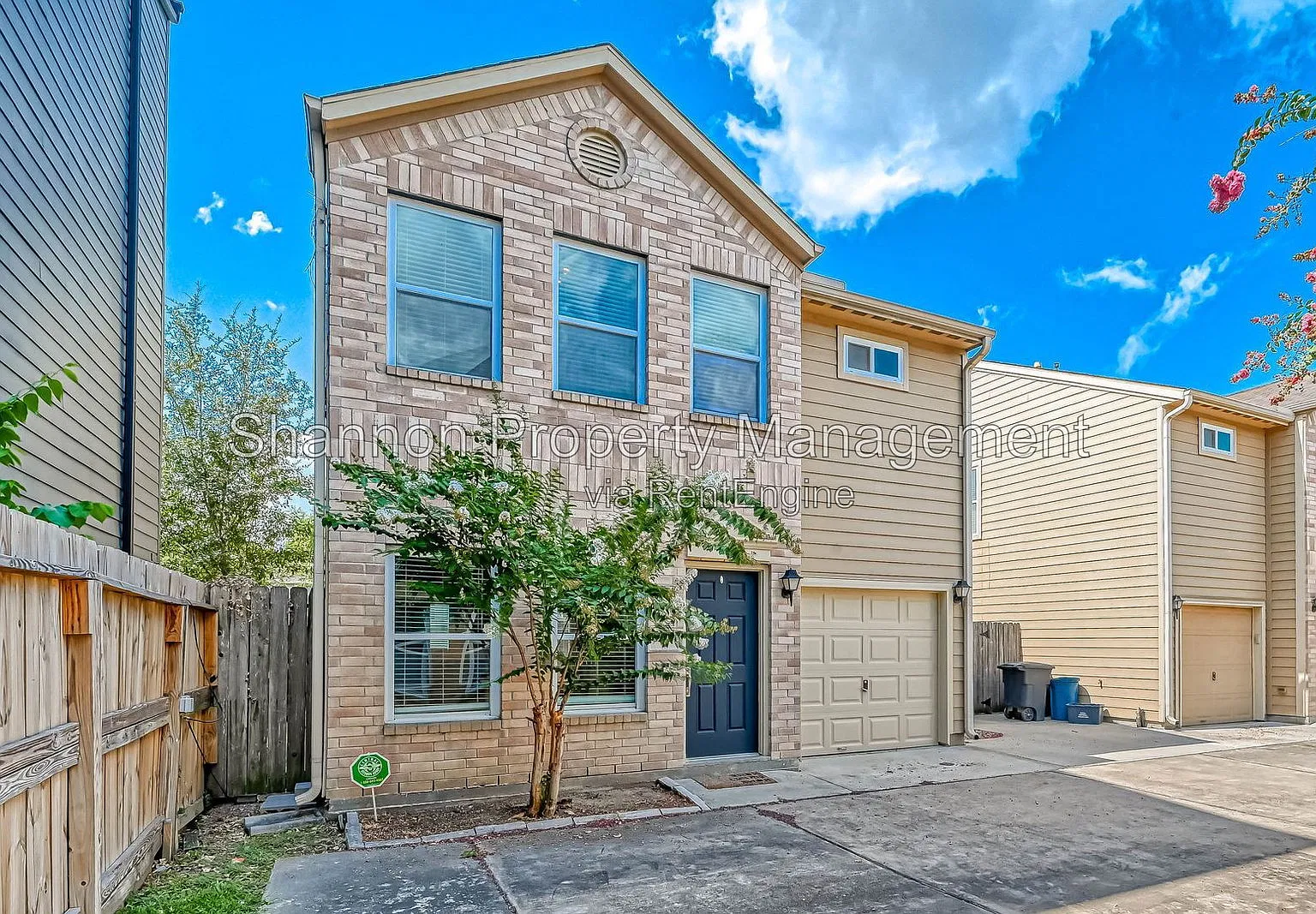 3 bed, 2.5 bath, 1442 sqft, $2,100 — Photo 3
