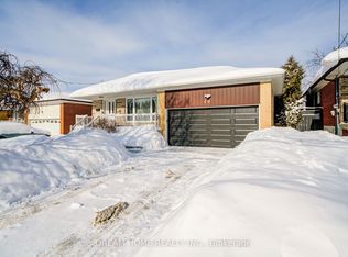 40 Marathon Cres #A, Toronto, ON M2R 2L7