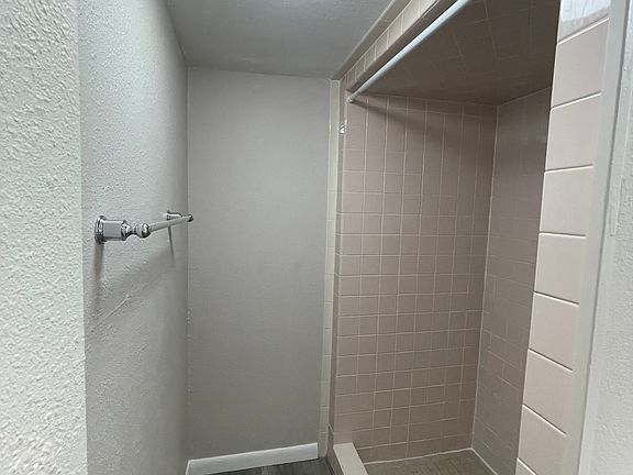 4th image of 275 Junction Loop Rd Suite 7