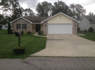 411 W Rapp Dr, Churubusco, IN 46723