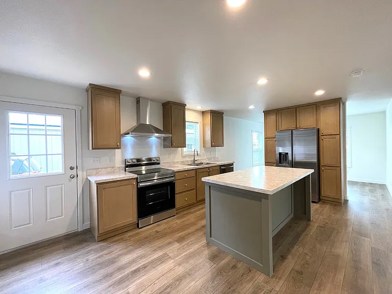 609 Mildred St — Photo 42