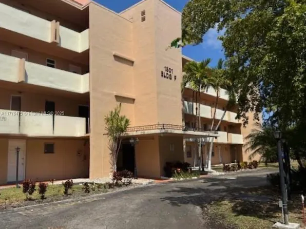 1301 NE 191st St #F108, Miami, FL 33179