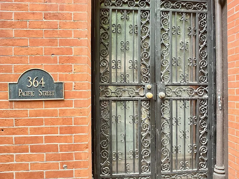 364 Pacific St #2 — Photo 2
