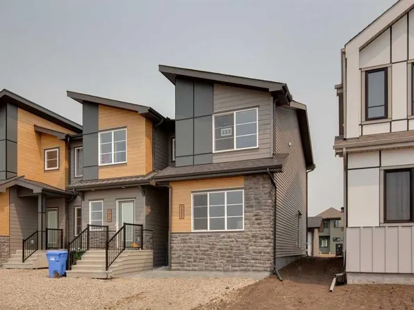 222 W Heartwood Parade SE, Calgary, AB T3M 2K1