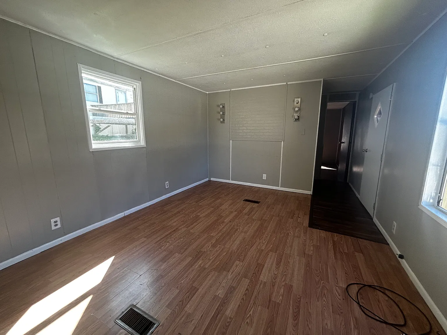 2 bed, $750 — Photo 2